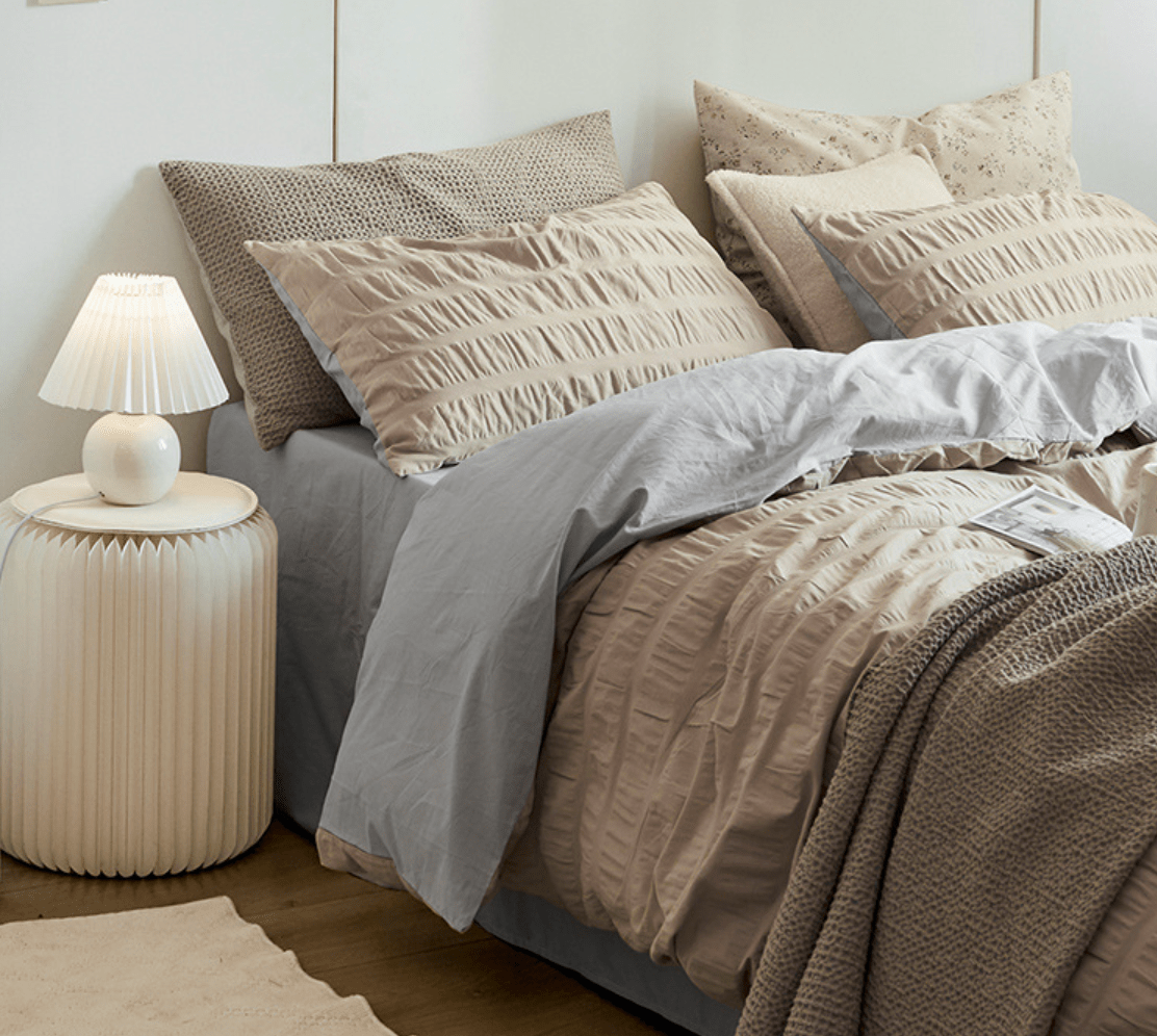 Minimal Bubble Textured Bedding Set / White