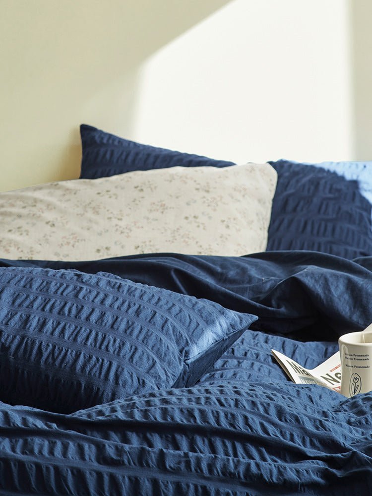 Minimal Bubble Textured Bedding Set / White