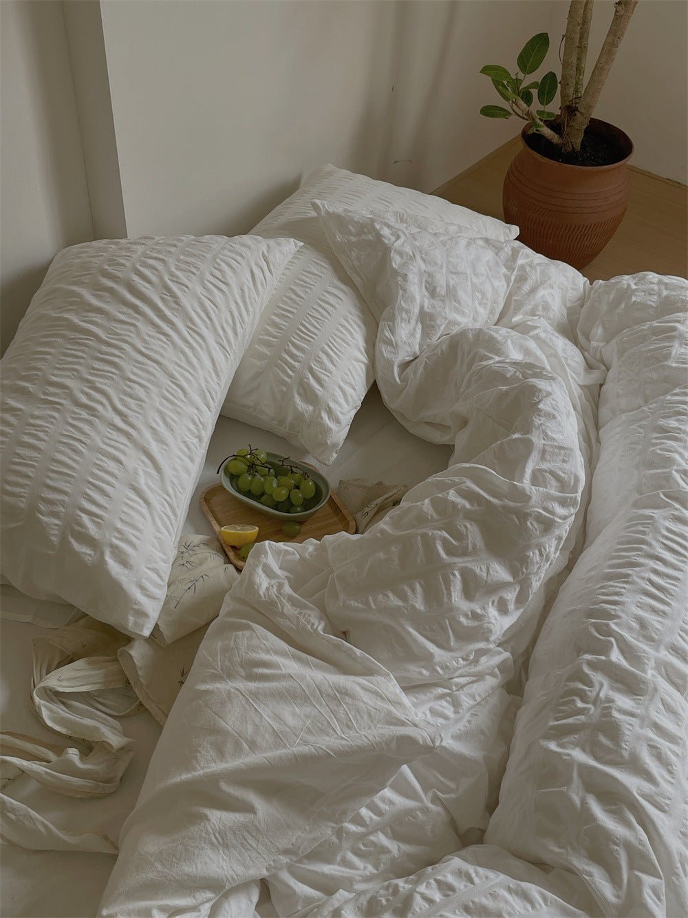 Minimal Bubble Textured Bedding Set / White