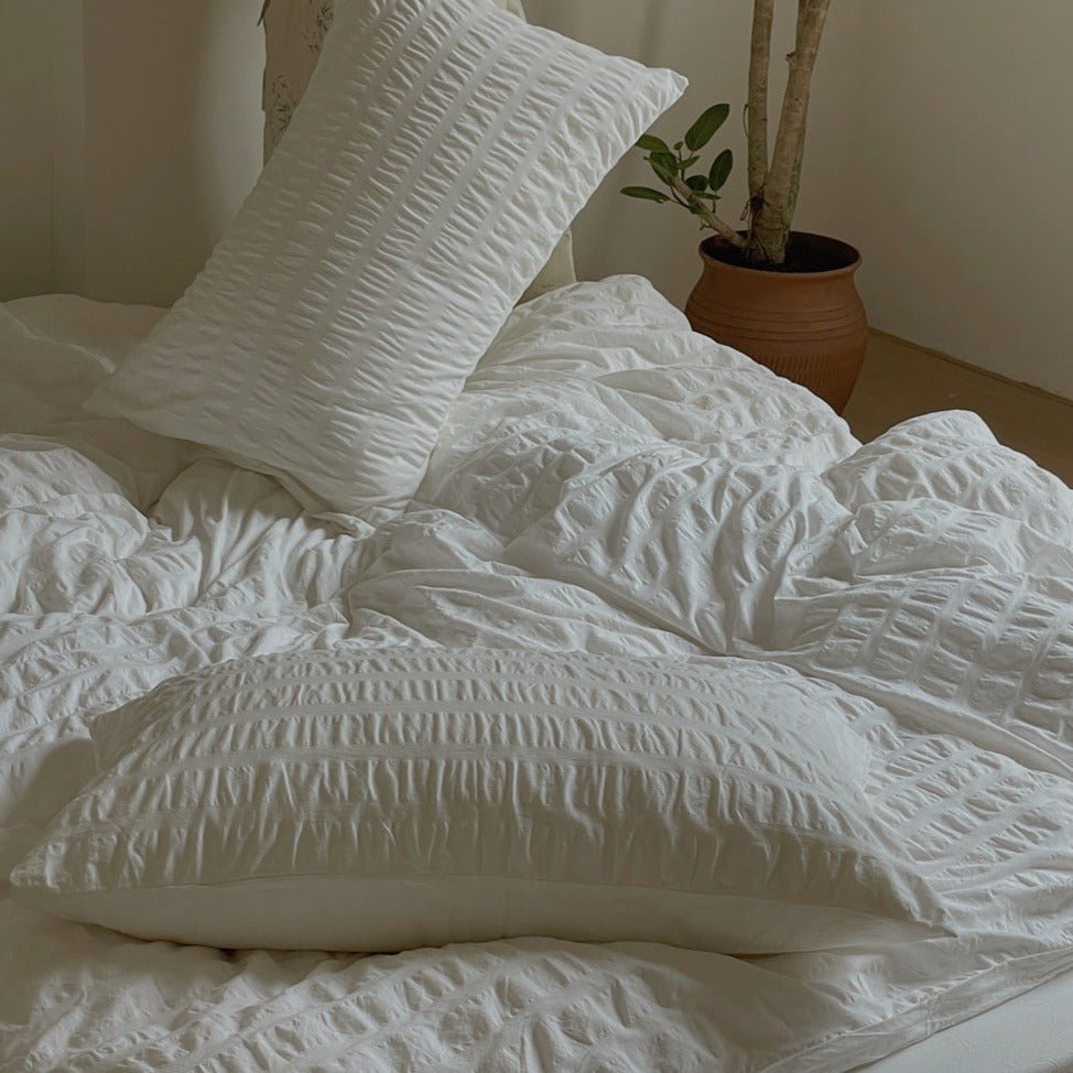 Minimal Bubble Textured Bedding Set / White