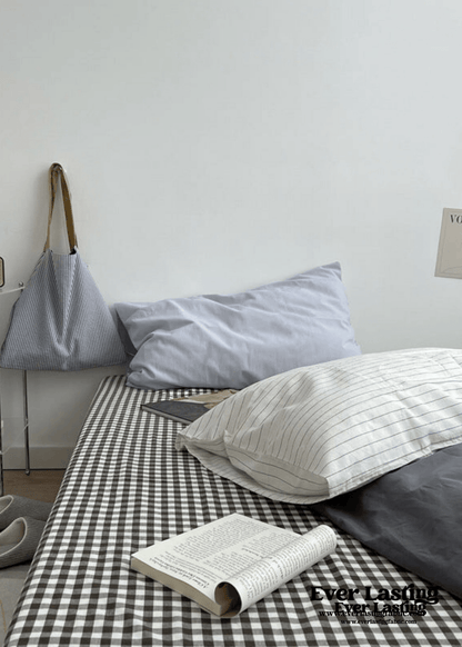 Minimal Mixed Gingham Bedding Set / White