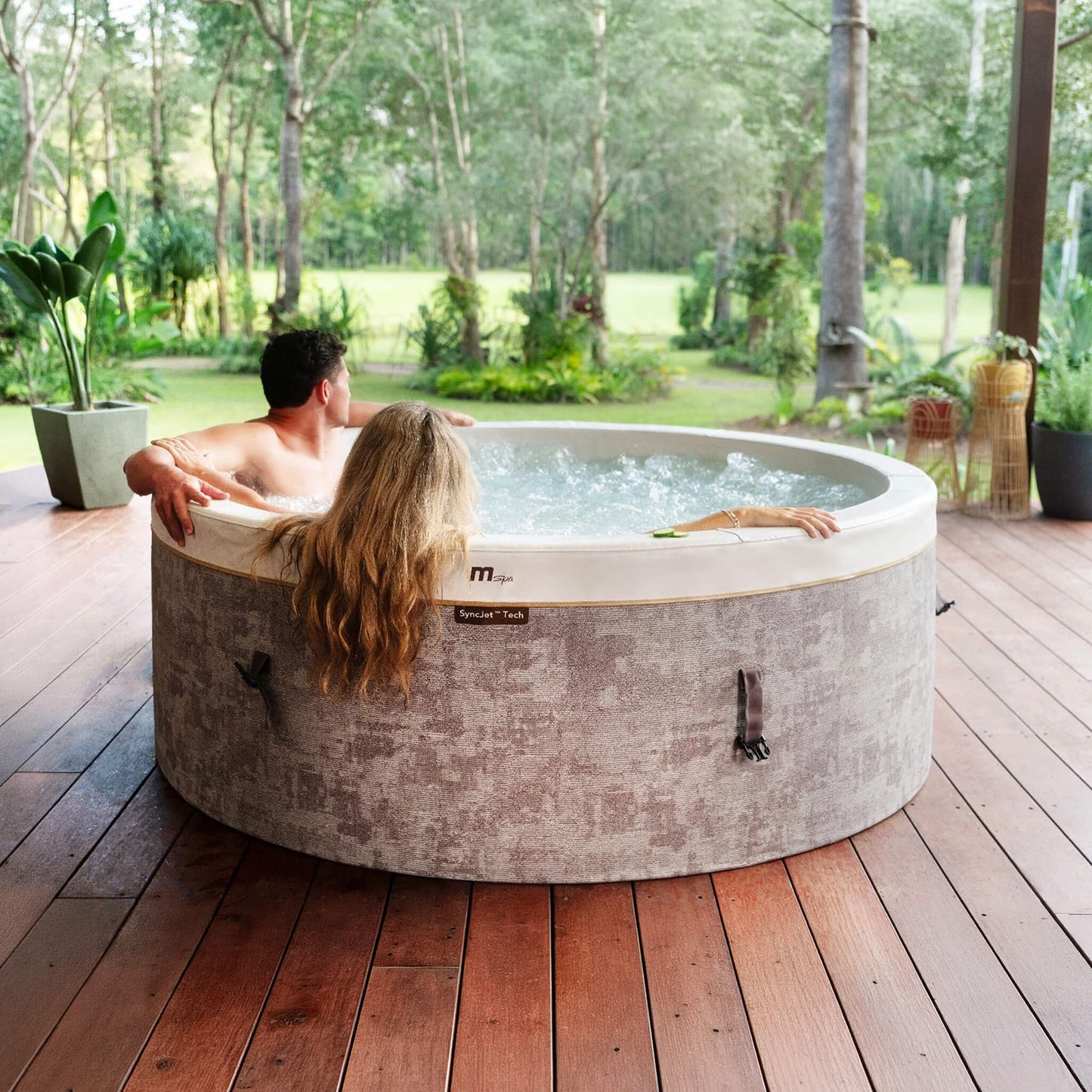 MSpa Cocoon Verto Series Six-Person Inflatable Round Hot Tub With Hydro Massage [F-CO063WE] (SAK50928)