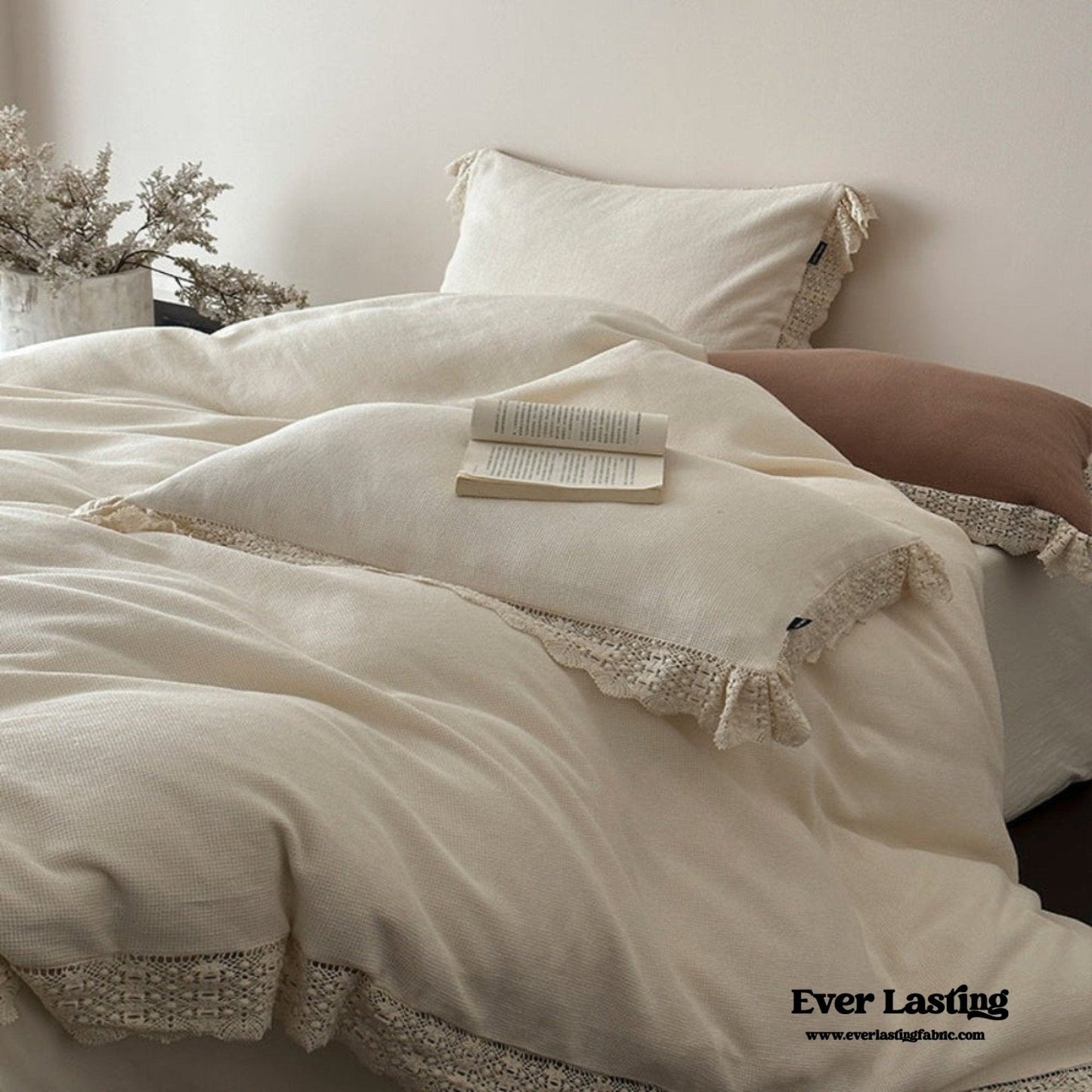 Nora Lace Double Gauze Ruffle Bedding Set / Brown