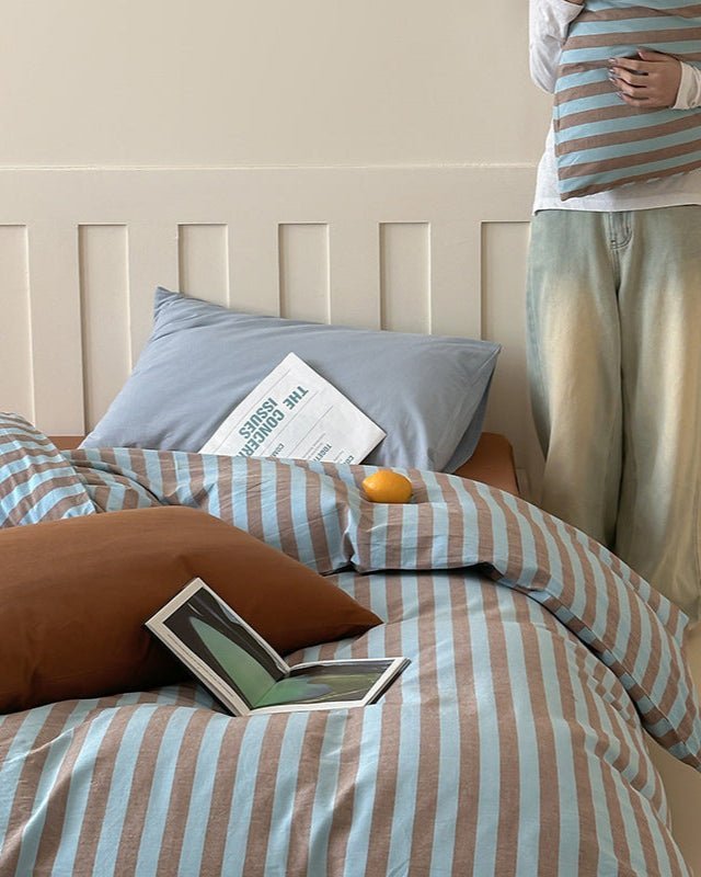 Parker Minimalist Striped Bedding Set / Blue & Brown