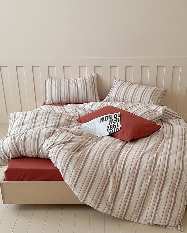 Parker Minimalist Striped Bedding Set / Blue & Brown