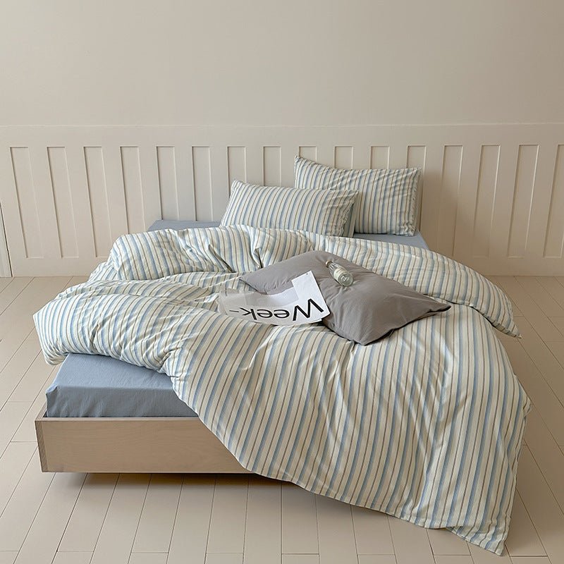 Parker Minimalist Striped Bedding Set / Red