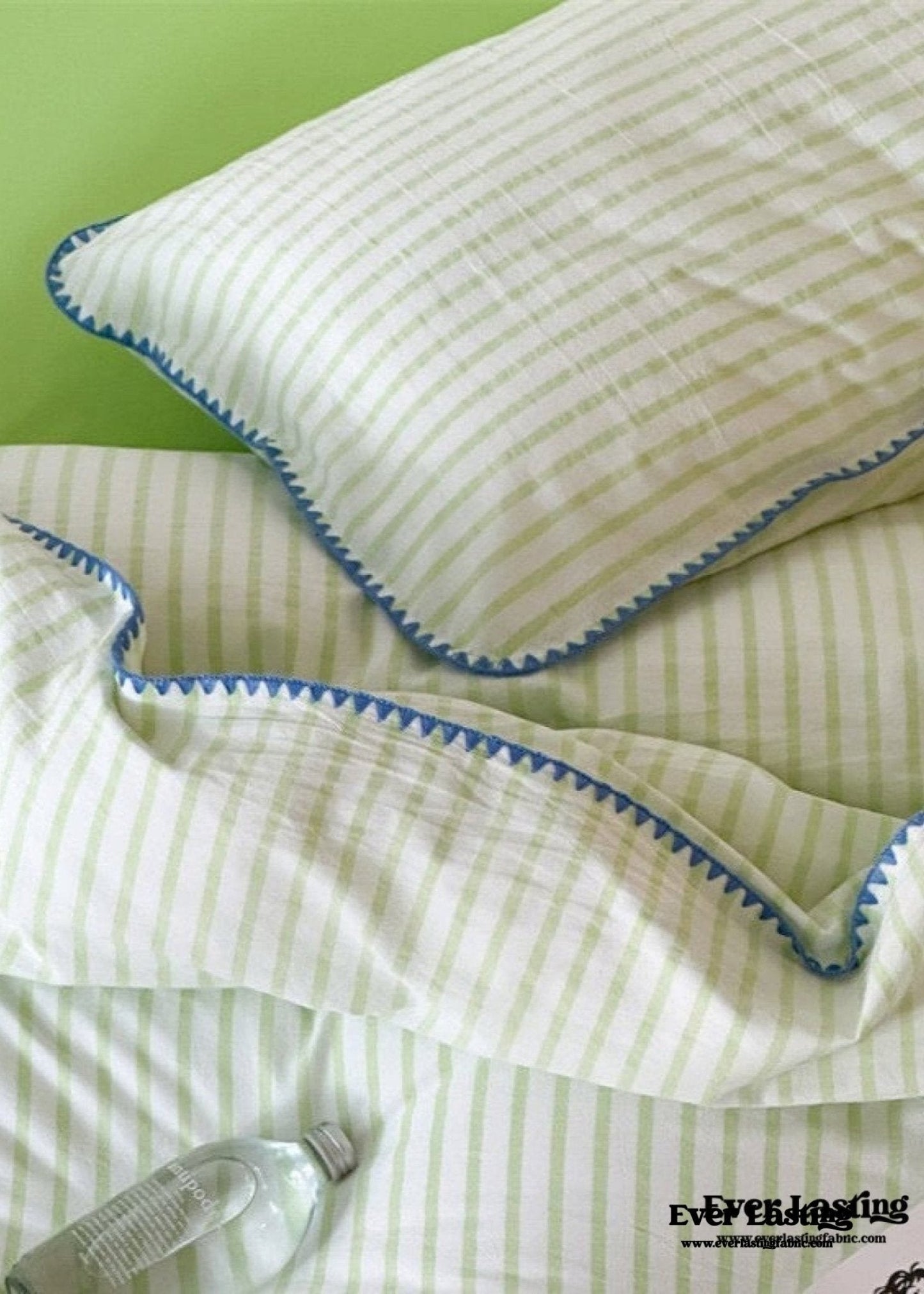 Pepper Candy Stripe Bedding Set / Fuchsia