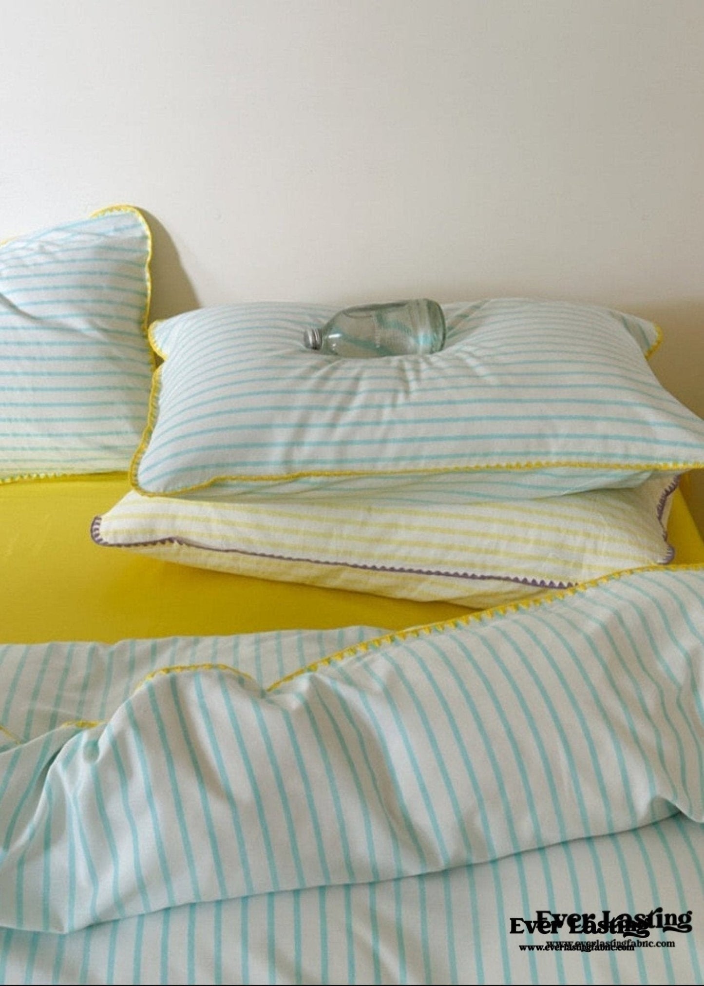 Pepper Candy Stripe Bedding Set / Fuchsia