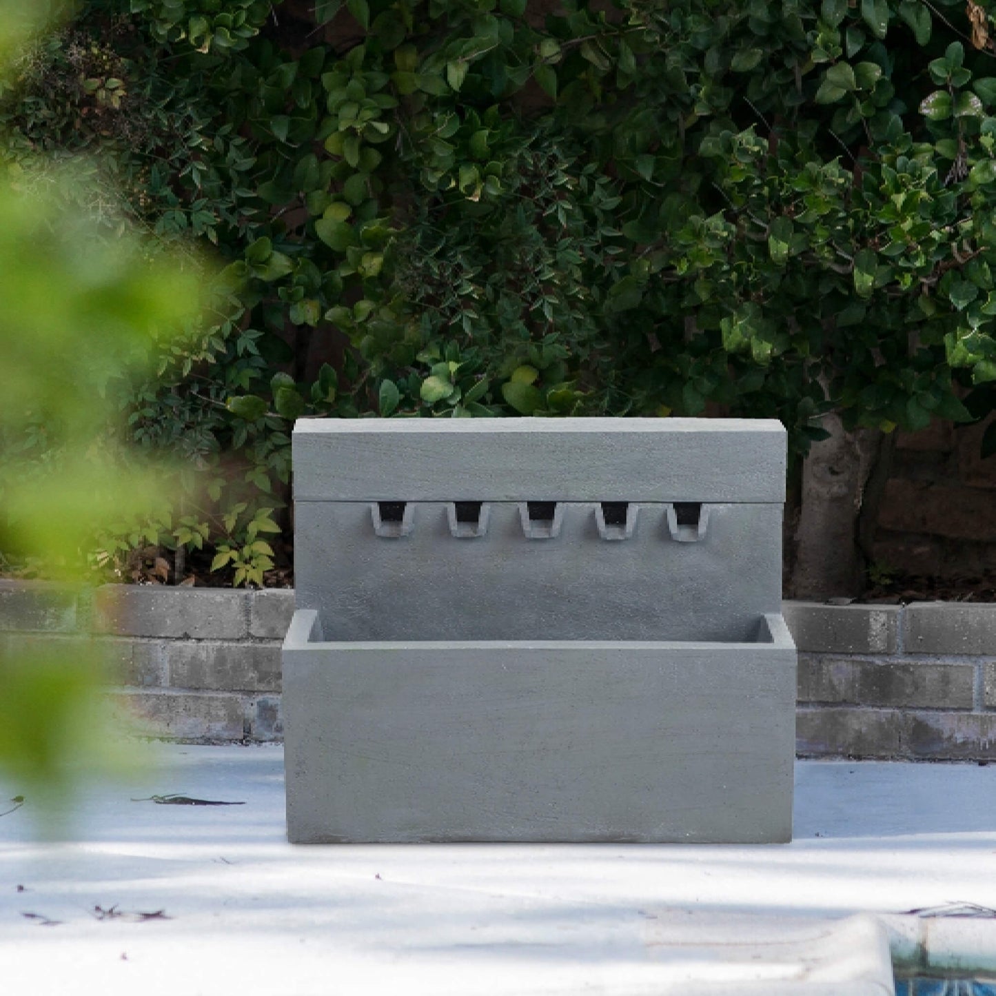Alora Premium Outdoor Contemporary Modern Rectanglar Decorative Water Fountain, Gray (SAK09215)