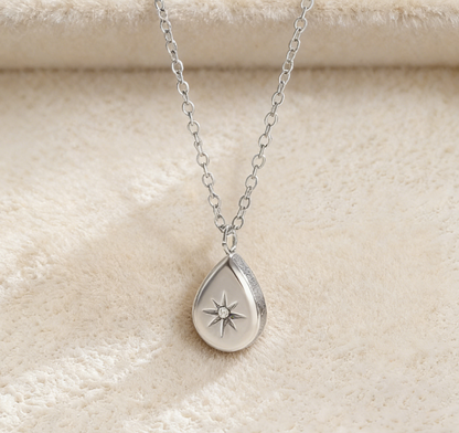 Minimalist Eight-Pointed Star Zircon Necklace