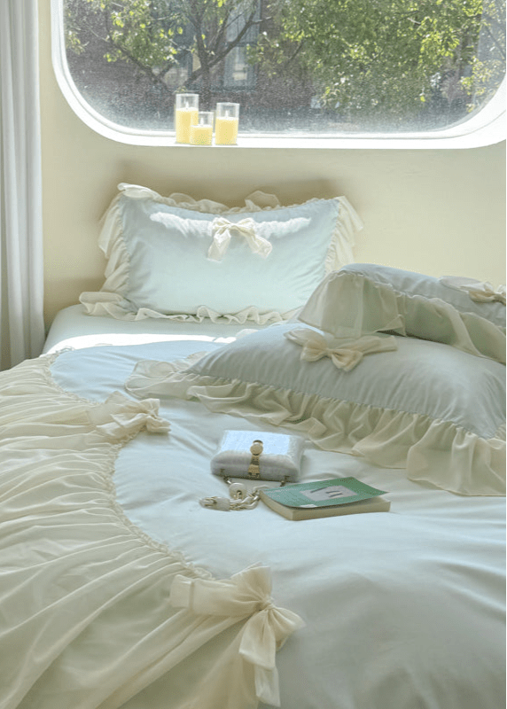 Ribbon Bow Airy Lace Bedding Set / Cream White