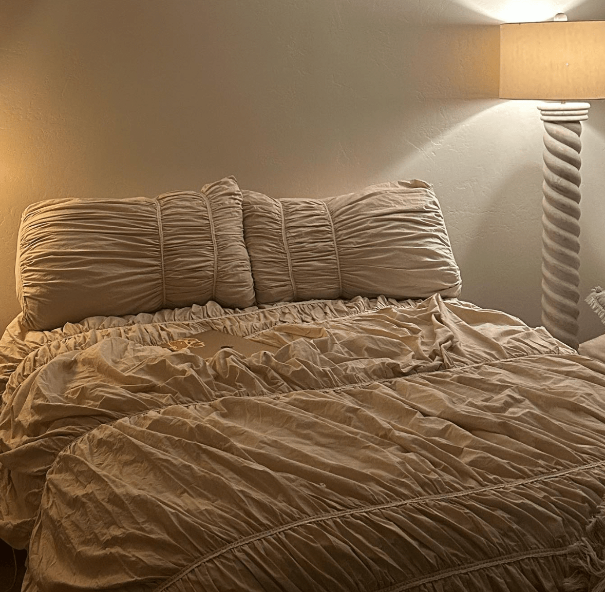 Royal Bedding Set / Beige