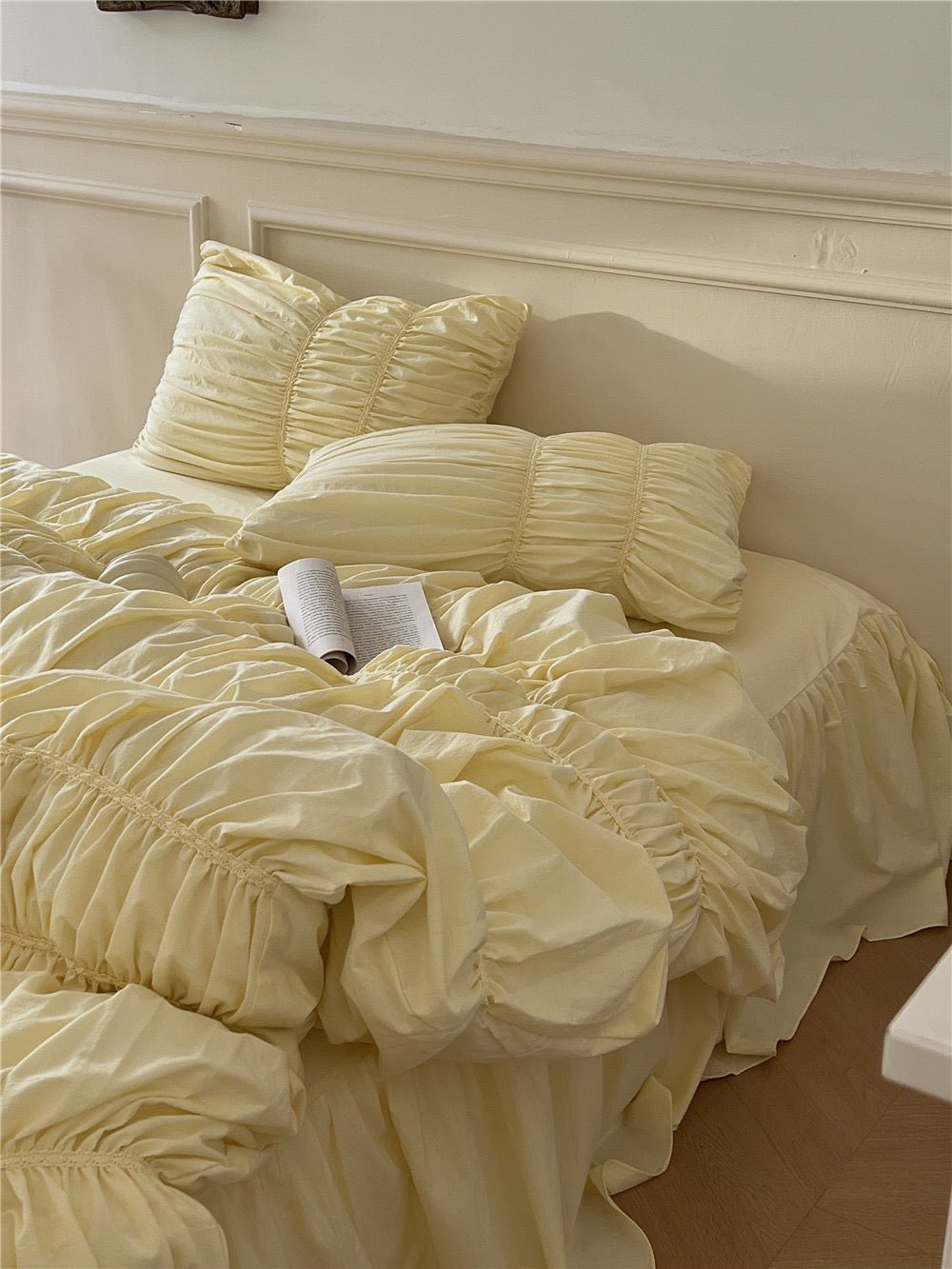 Royal Bedding Set / Beige