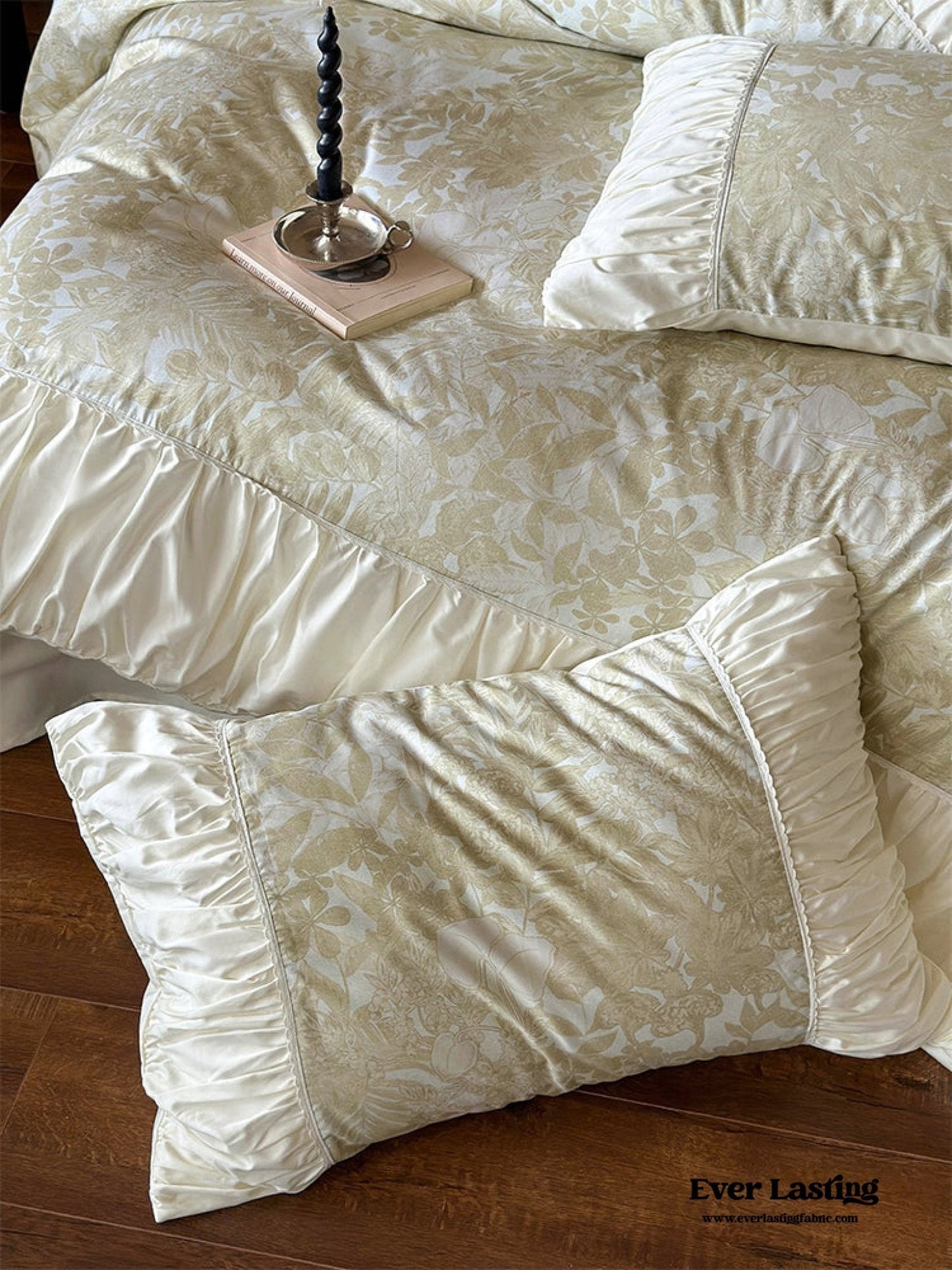 Royal Floral Ruffle Bedding Set / Green
