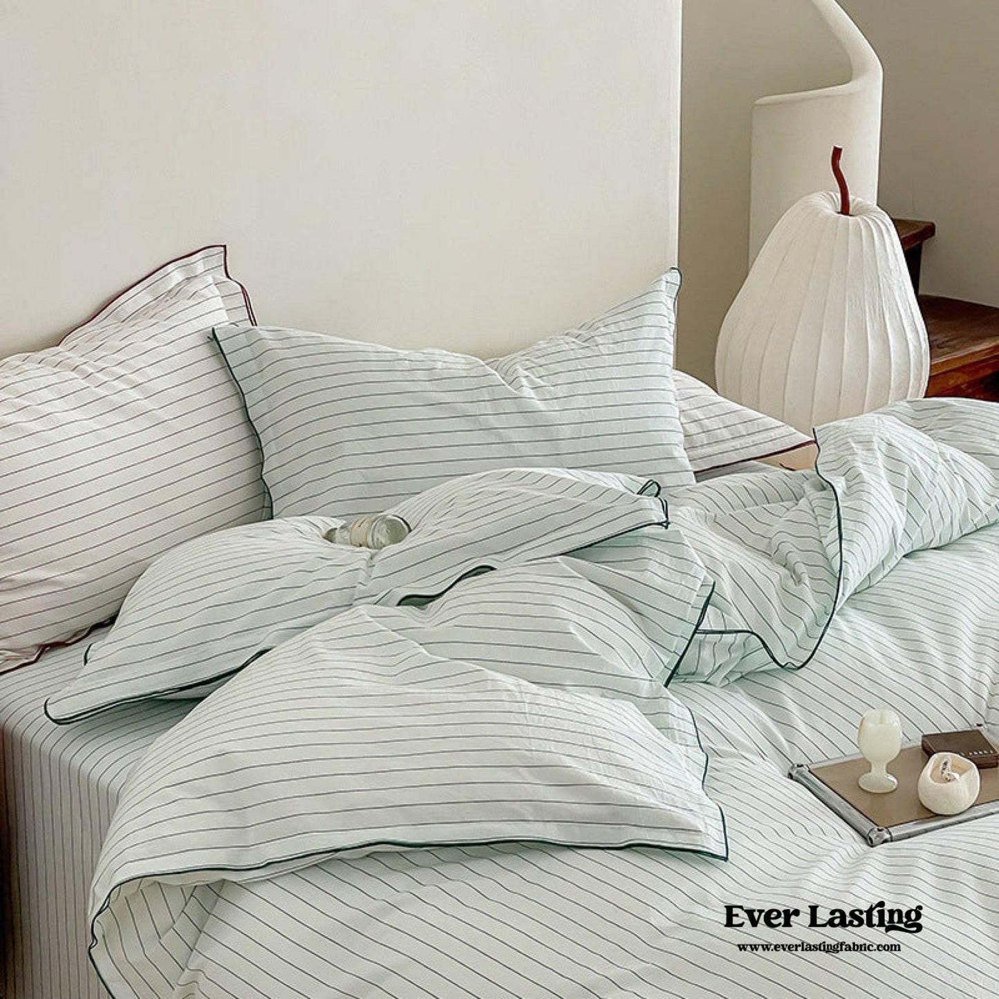 Scandinavian Overlock Striped Bedding Set / Gray
