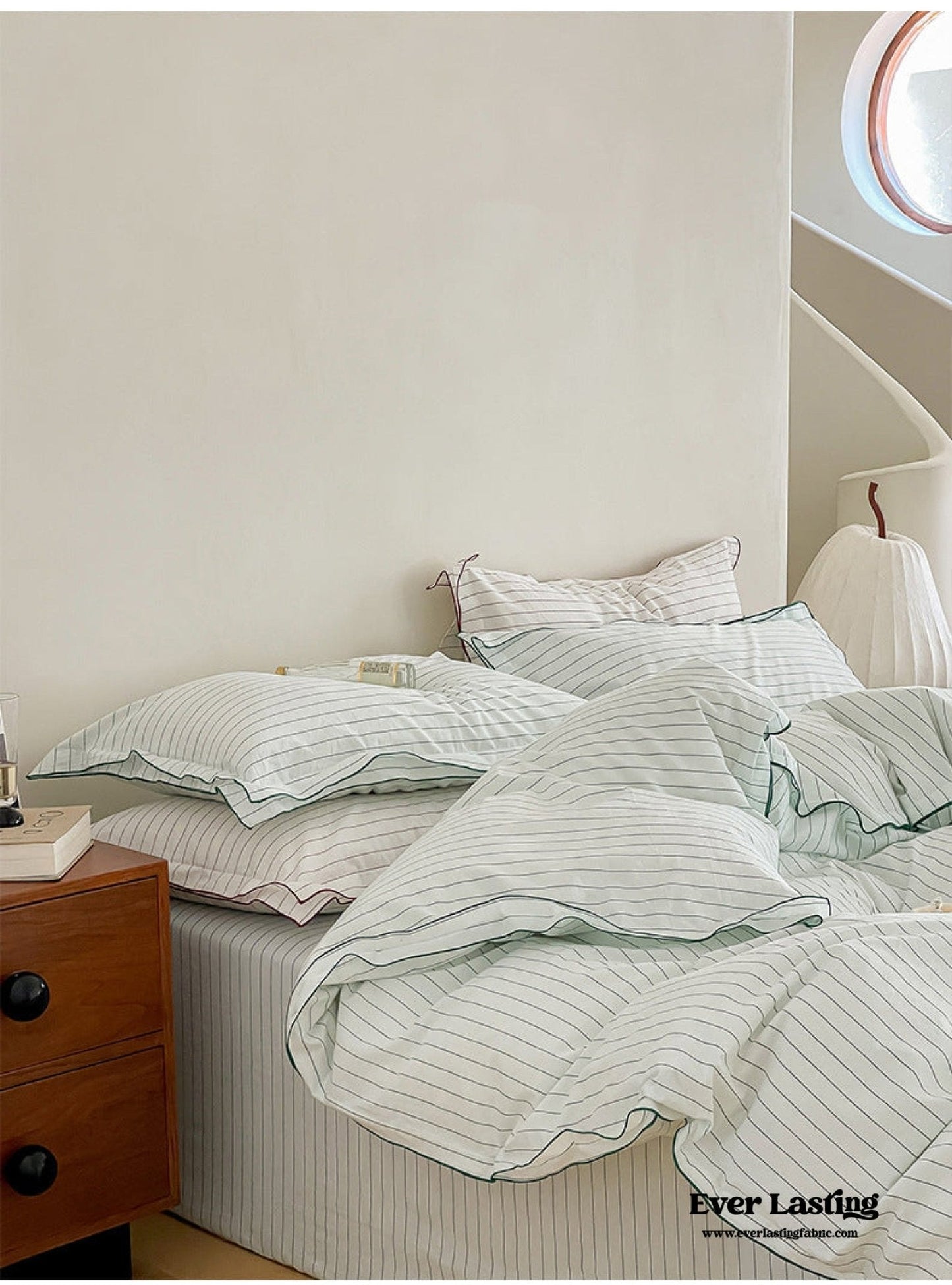 Scandinavian Overlock Striped Bedding Set / Gray