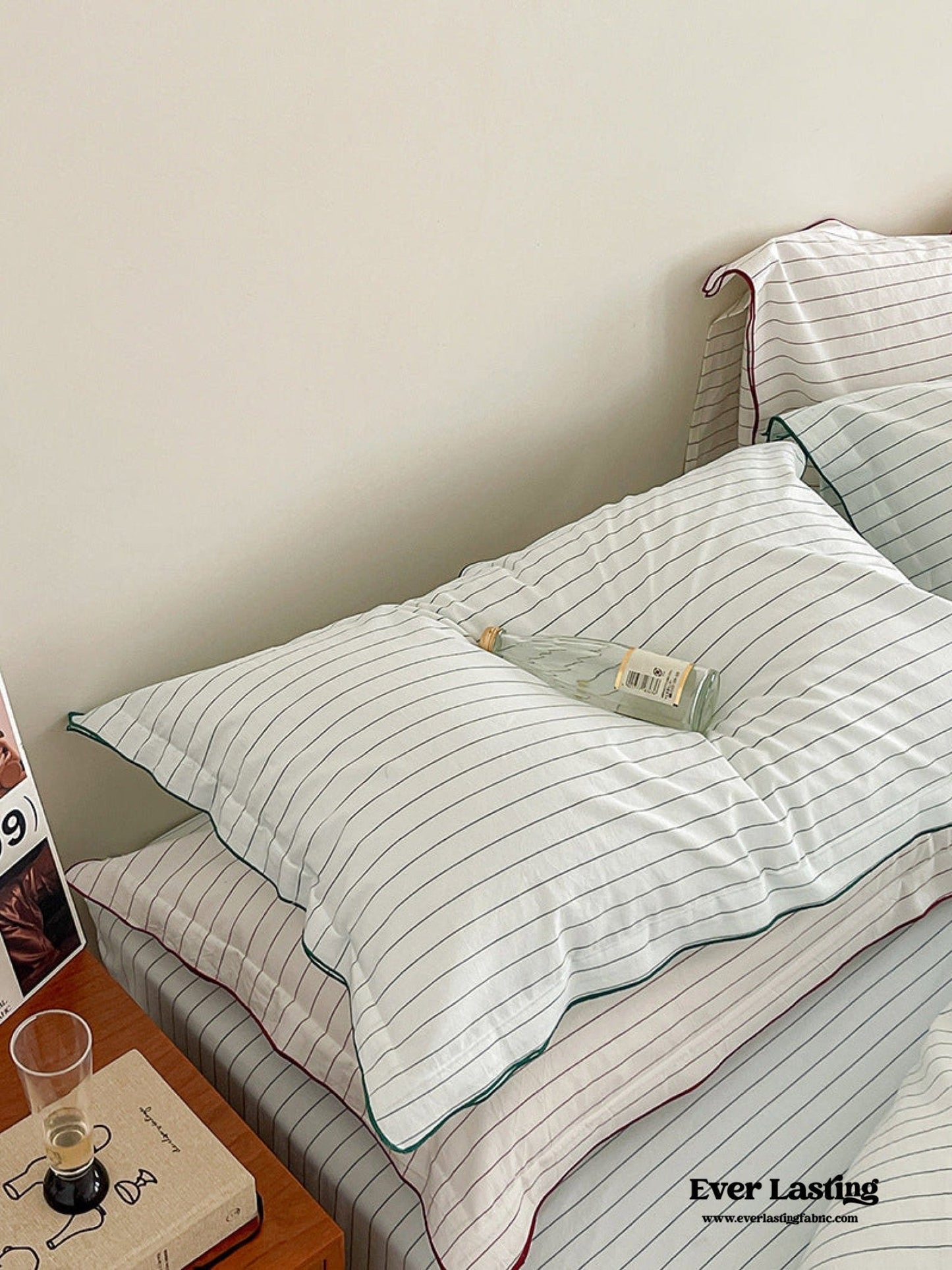 Scandinavian Overlock Striped Bedding Set / Gray