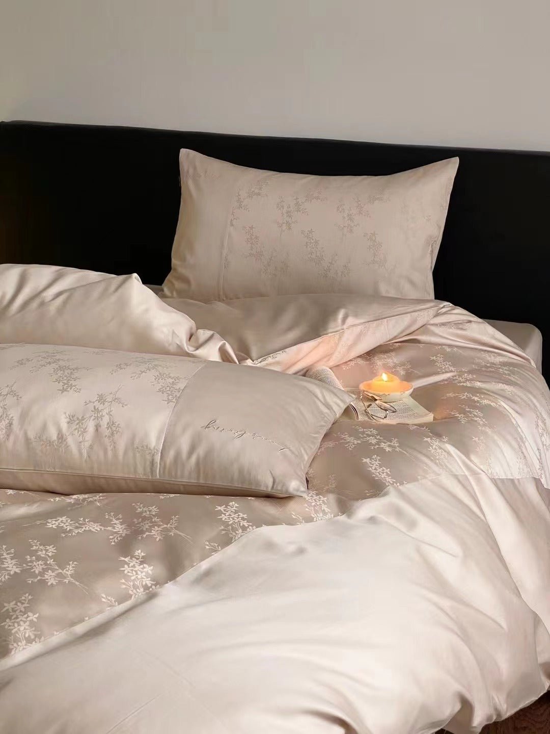 Silky Floral Bedding Set / Snow White