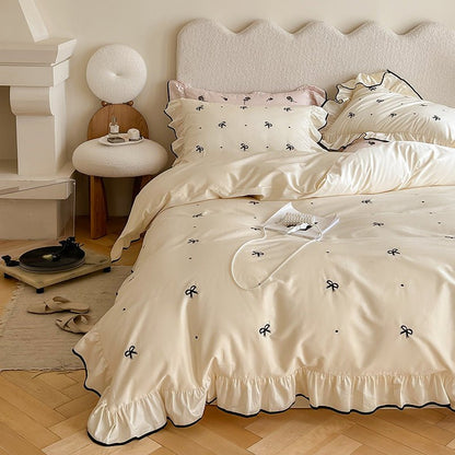 Silky Ribbon Ruffle Bedding Set / Cream White