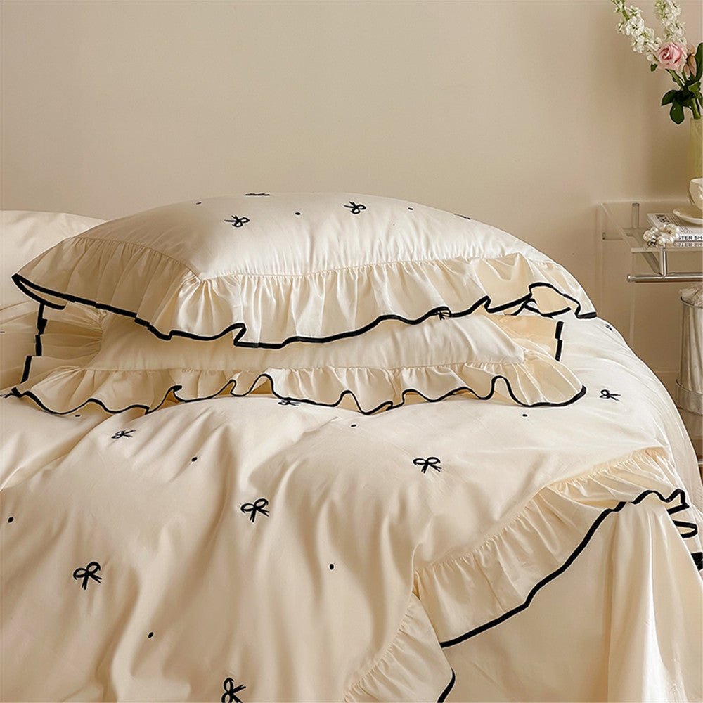 Silky Ribbon Ruffle Bedding Set / Cream White