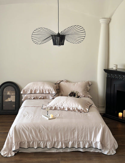 Silky Ruffle Blanket Comforter Set / White