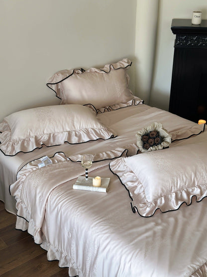 Silky Ruffle Blanket Comforter Set / White