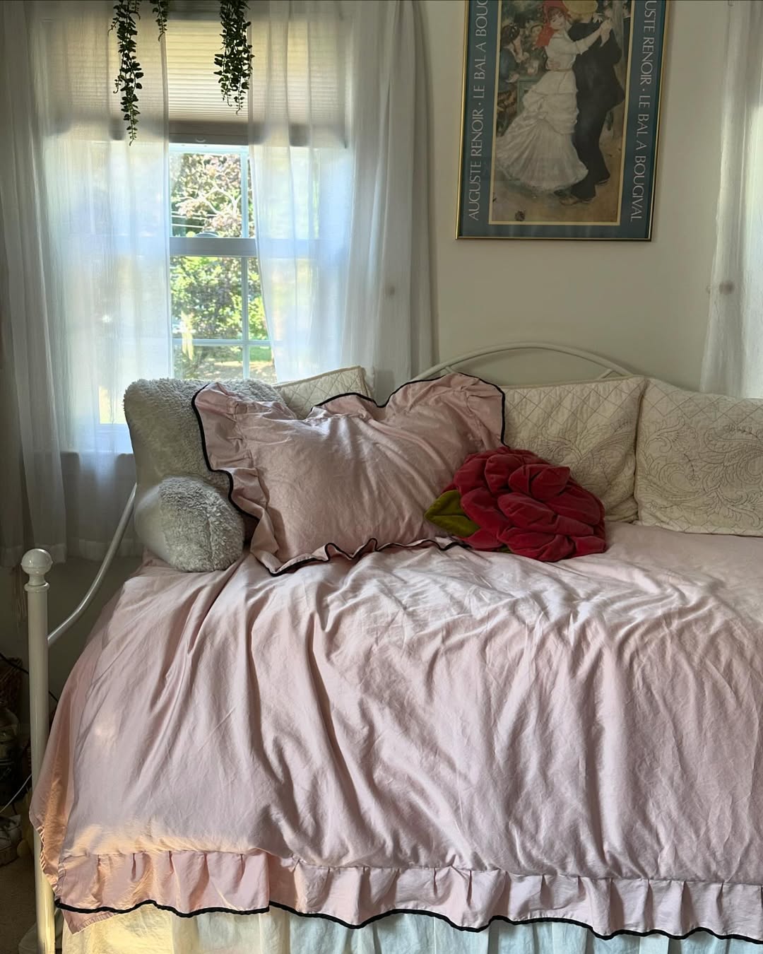 Silky Ruffle Pillowcases