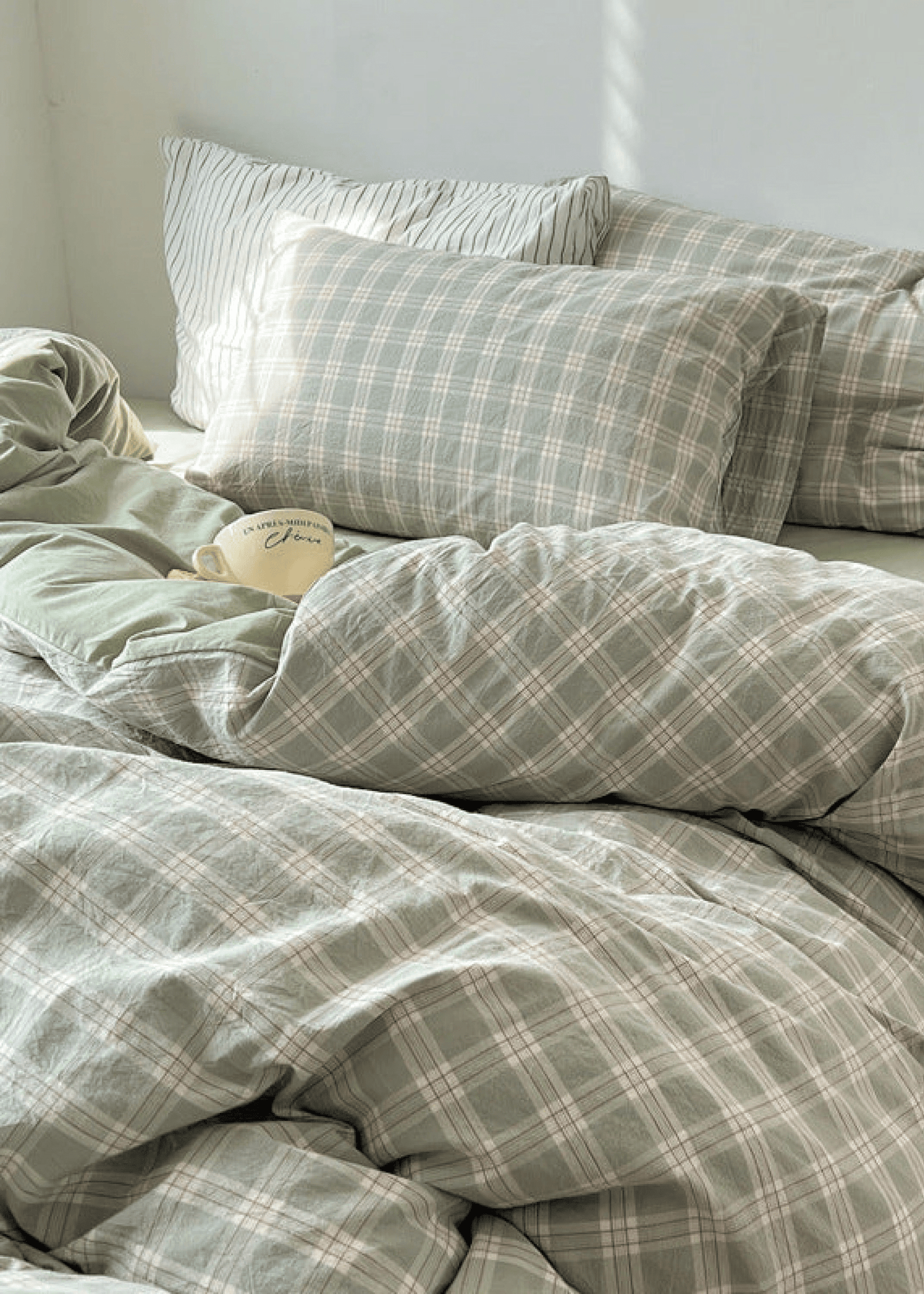 Soft Blend Plaid Bedding Set / Pink