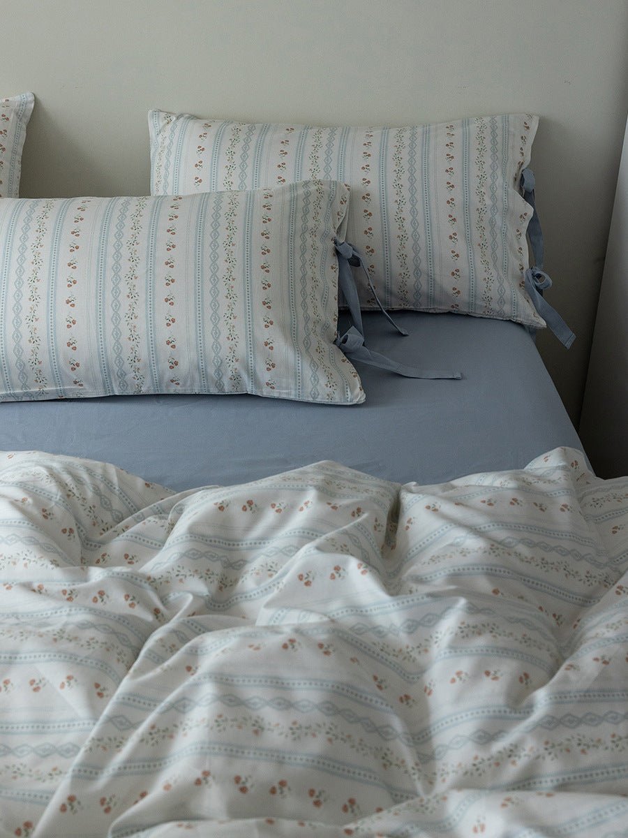 Soft Cottage Blue Ribbon Bedding Set / Blue