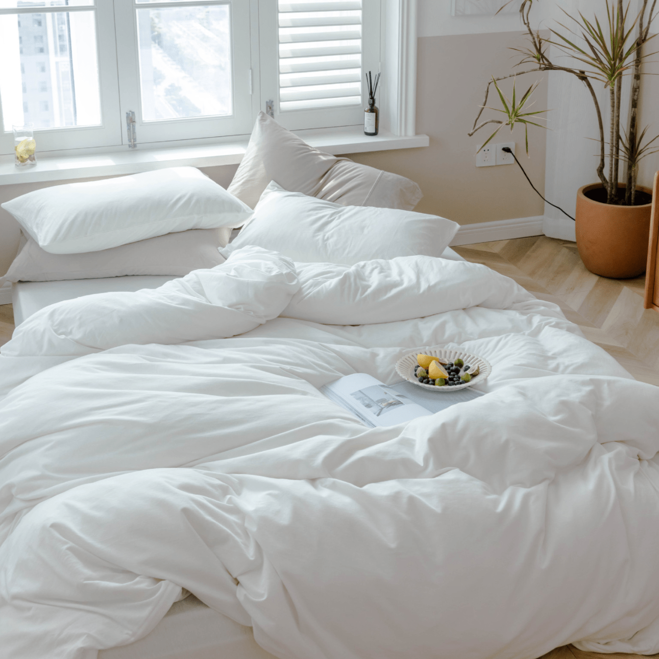 Solid Bedding Set / White