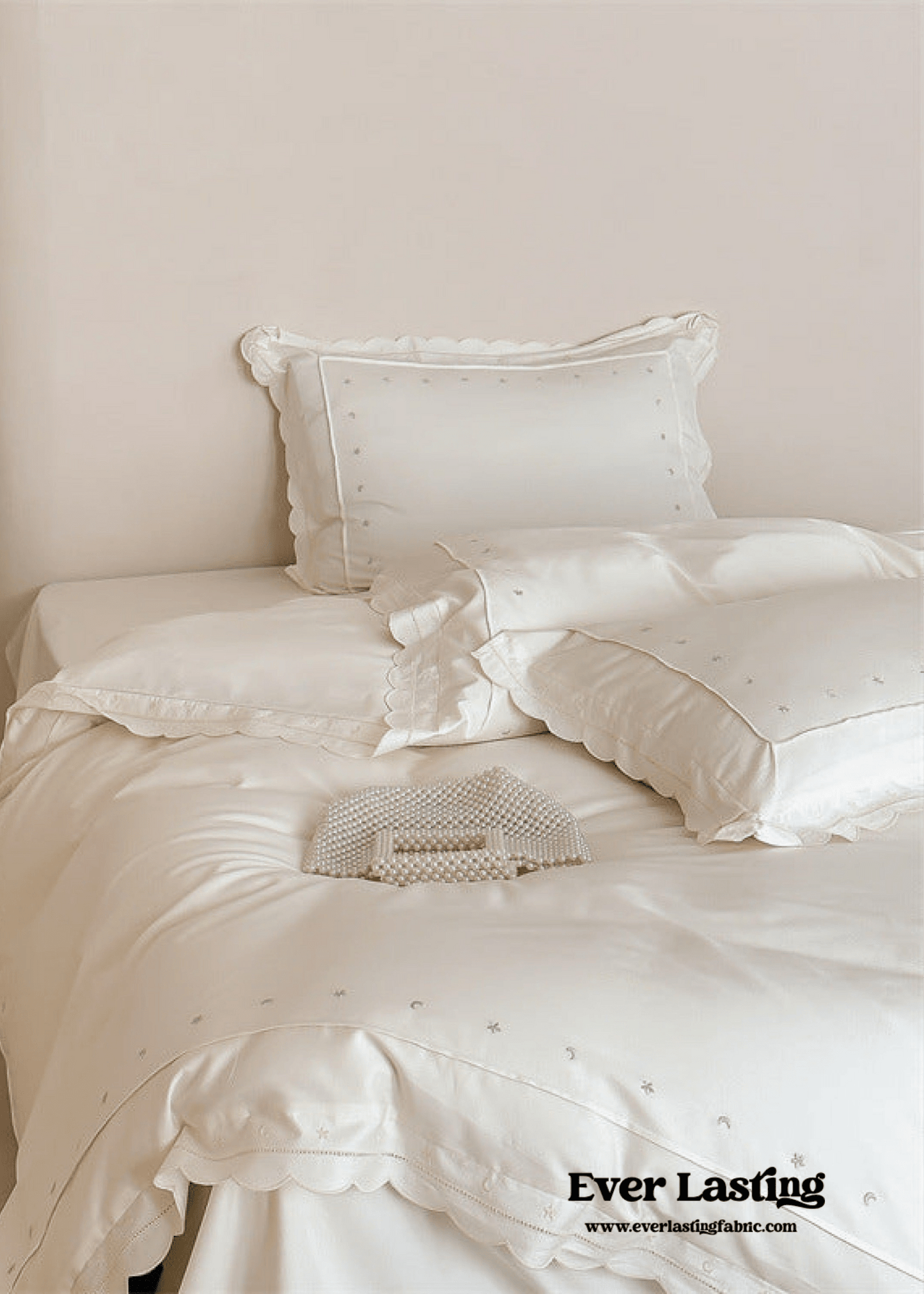 Star Gaze Short Cake Ruffle Bedding Set / White