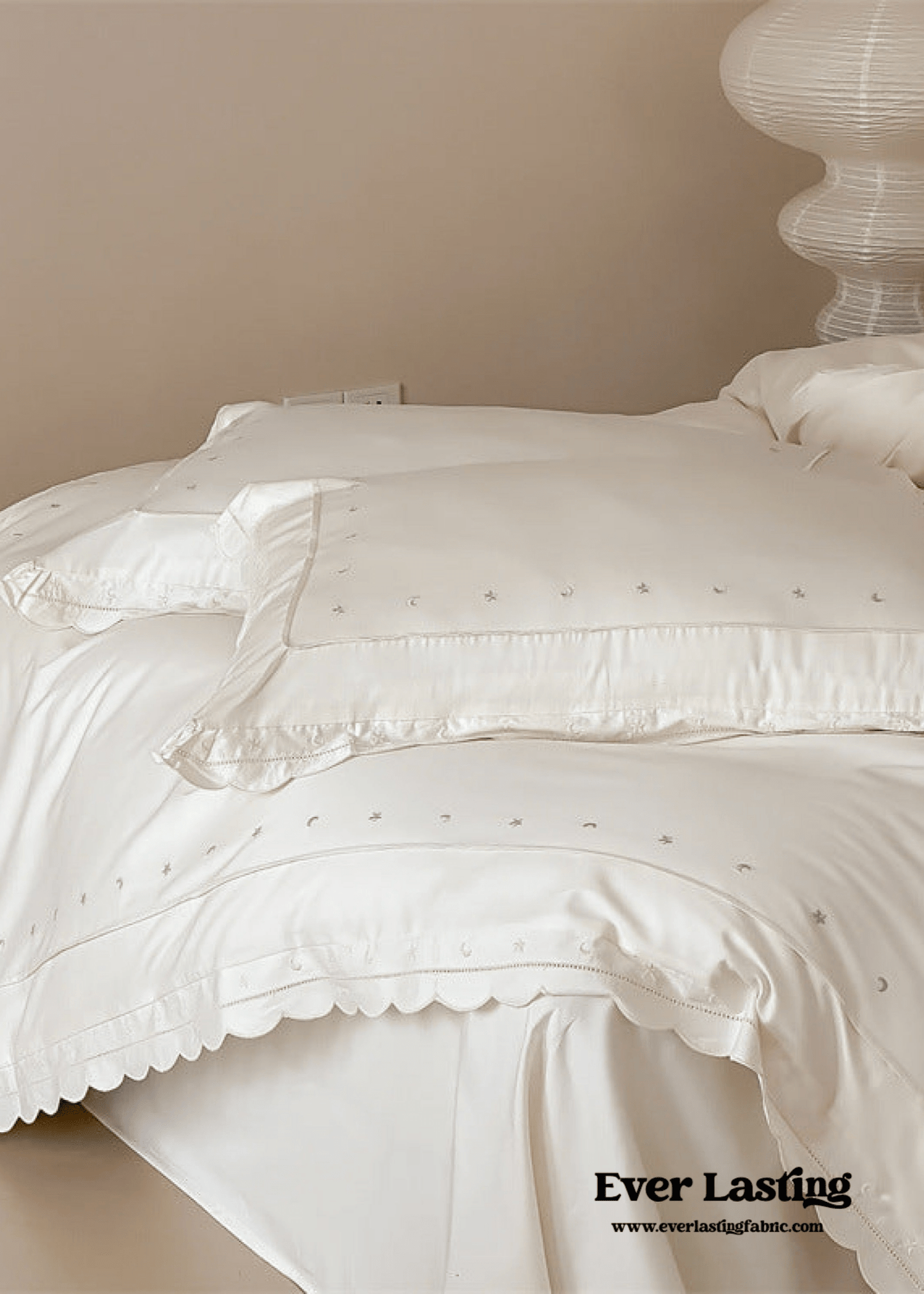 Star Gaze Short Cake Ruffle Bedding Set / White