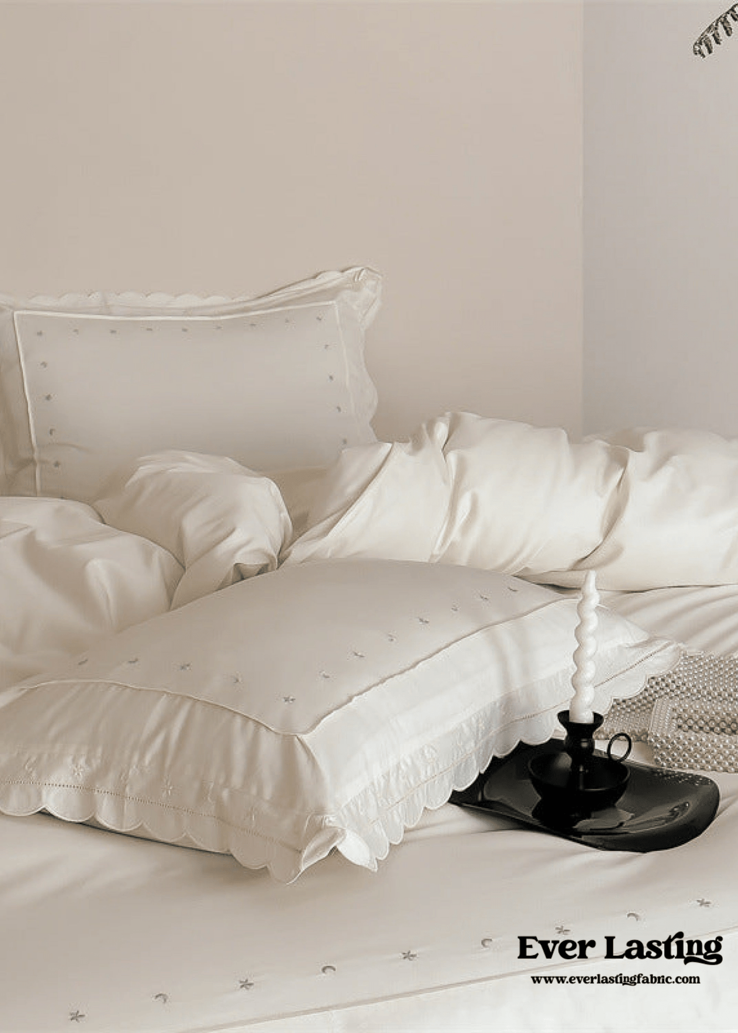 Star Gaze Short Cake Ruffle Bedding Set / White