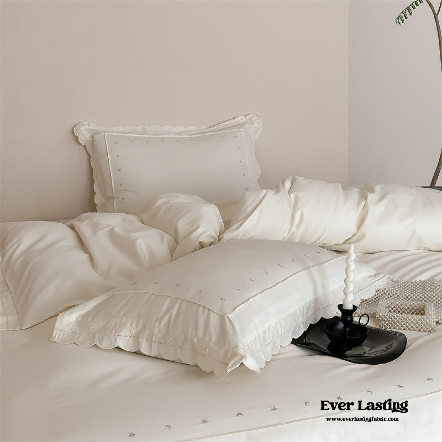 Star Gaze Short Cake Ruffle Bedding Set / White