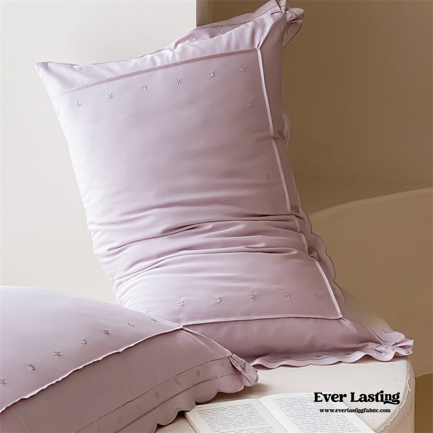 Star Gaze Short Cake Ruffle Bedding Set / White