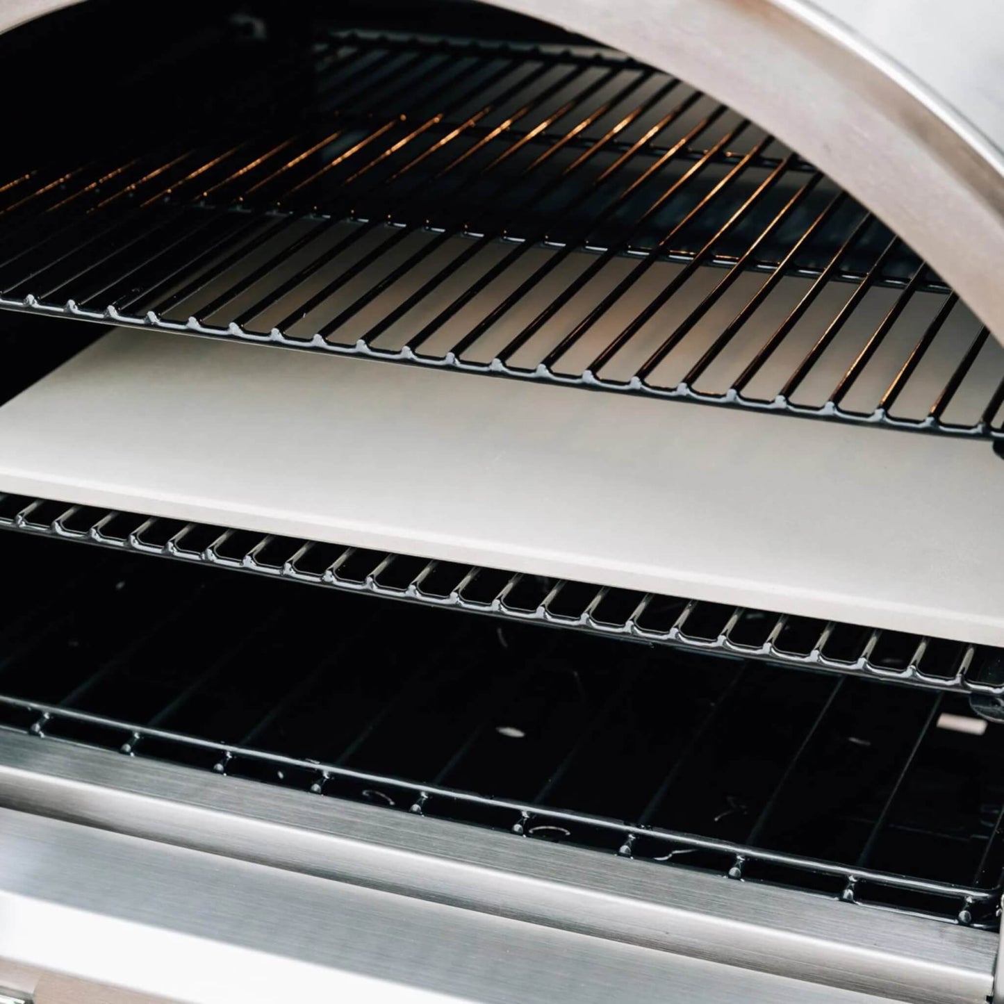 Summerset 60-Inch Outdoor Freestanding Gas Pizza Oven [SS-OVFS-LP/NG] (SAK17543)