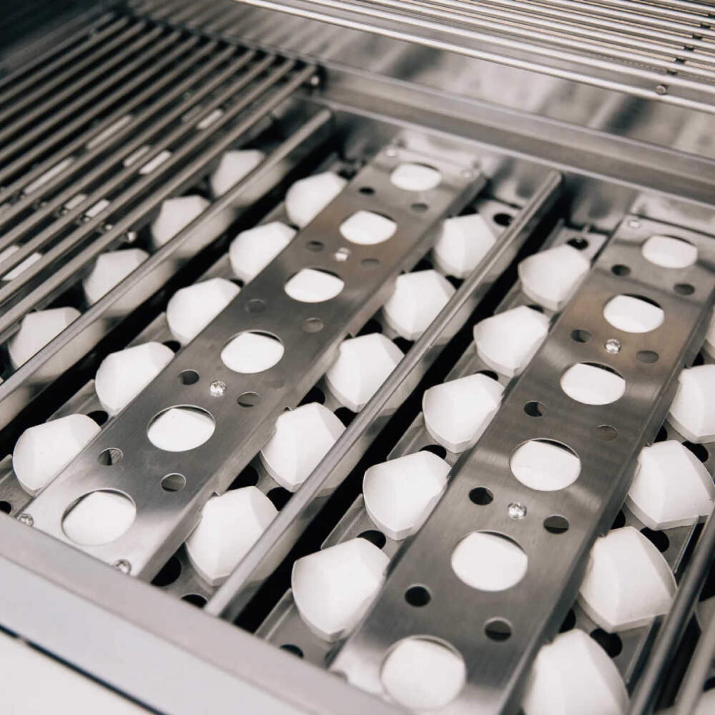Summerset Sizzler Pro Premium Outdoor Built-In Gas Grill [SIZPRO] (SAK56324)