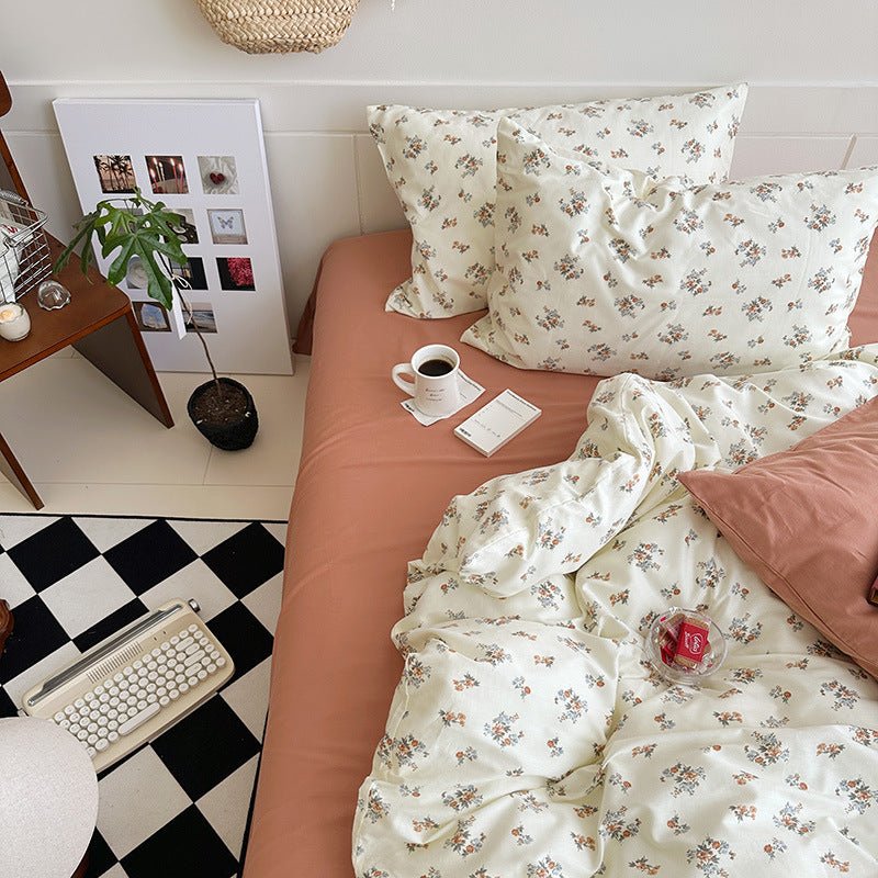 Sweet Floral Bedding Set / Cream