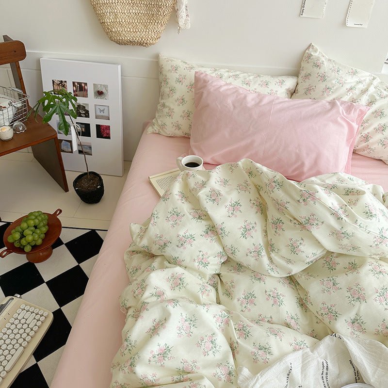 Sweet Floral Bedding Set / Cream