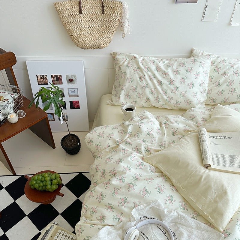 Sweet Floral Bedding Set / Pink