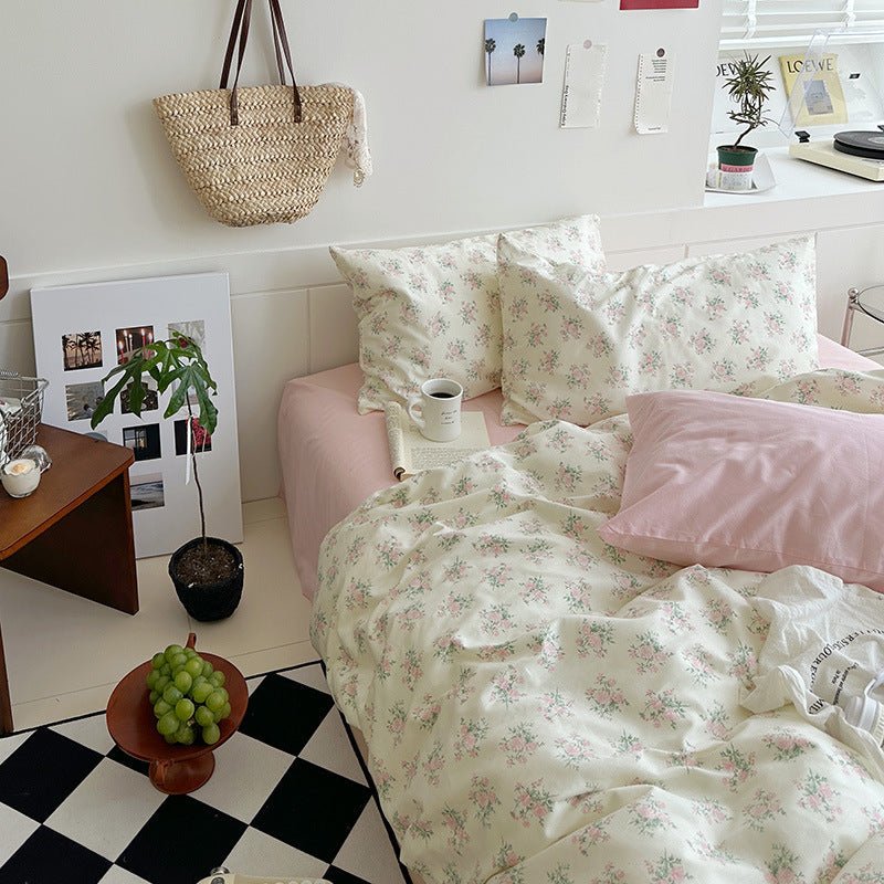 Sweet Floral Bedding Set / Pink