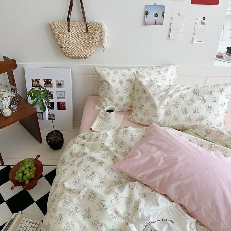 Sweet Floral Bedding Set / Pink