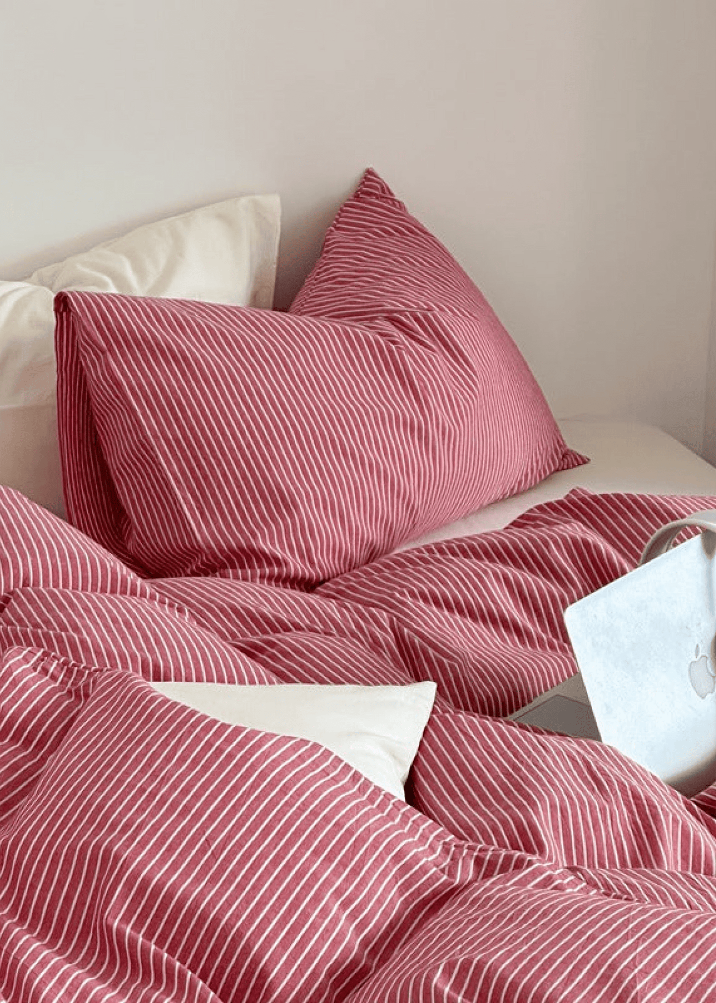 Thin Striped Bedding Set / Red
