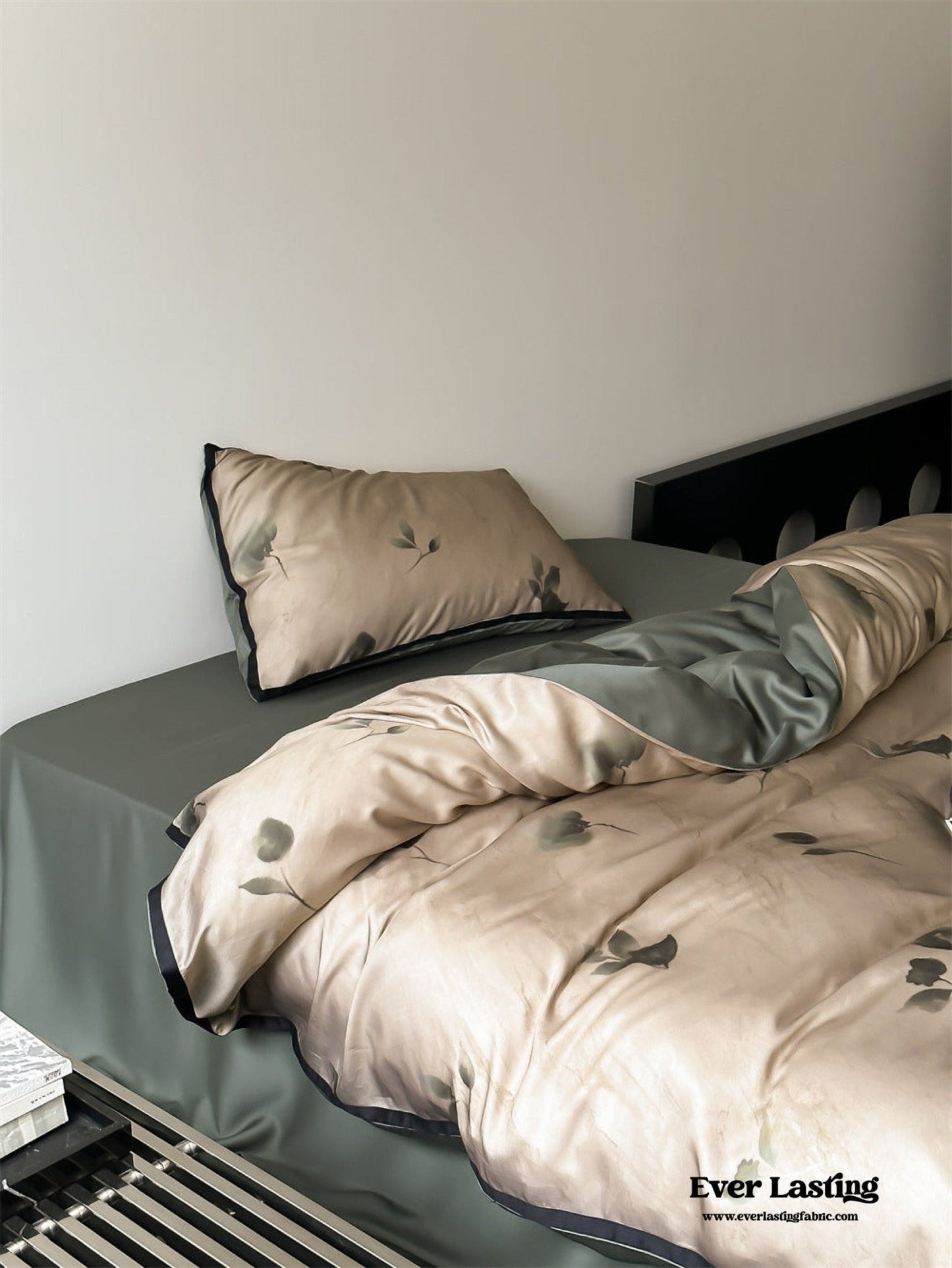Twilight Zone Silky Tencel Bedding Set / White + Gray