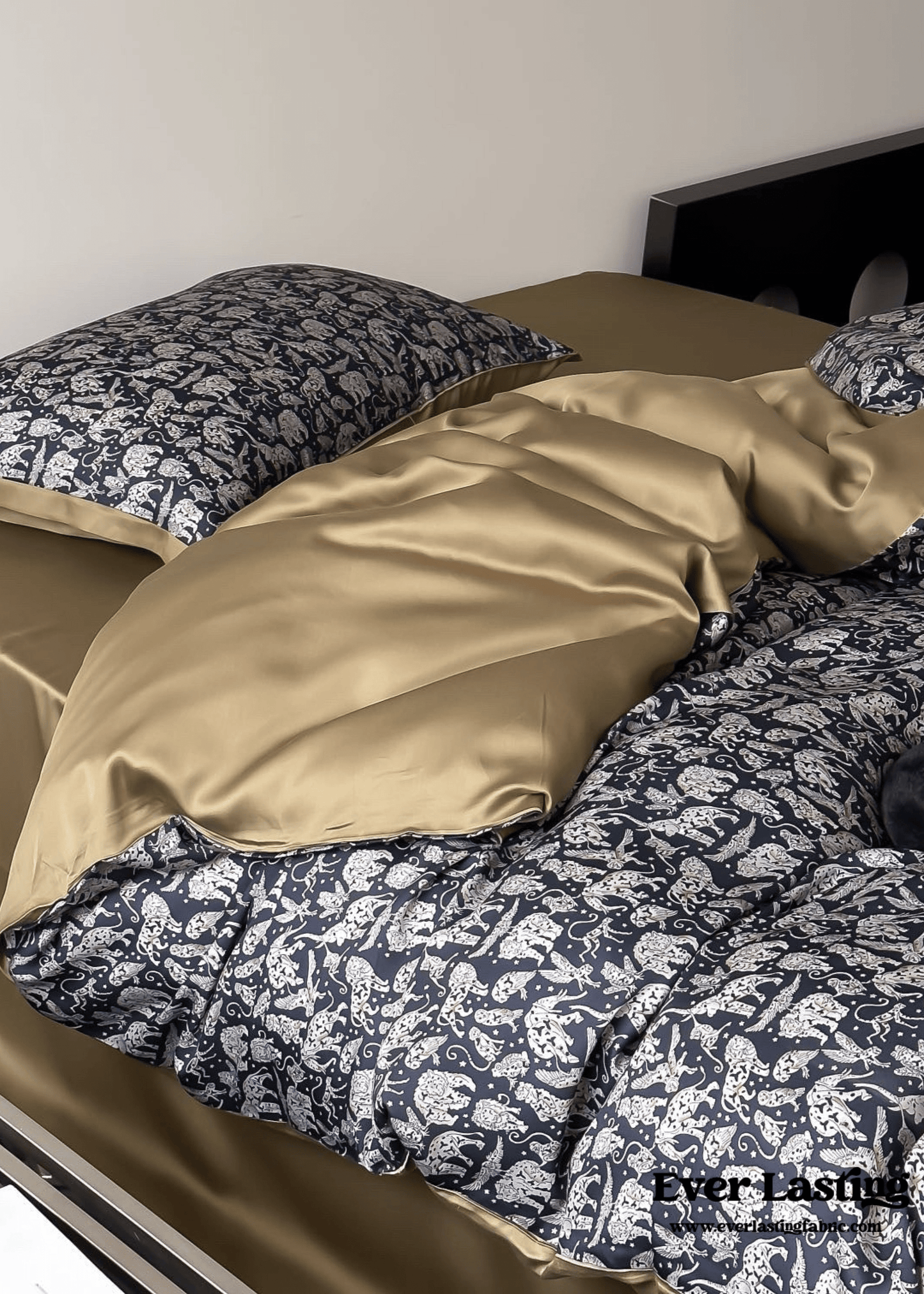Twilight Zone Silky Tencel Bedding Set / White + Gray