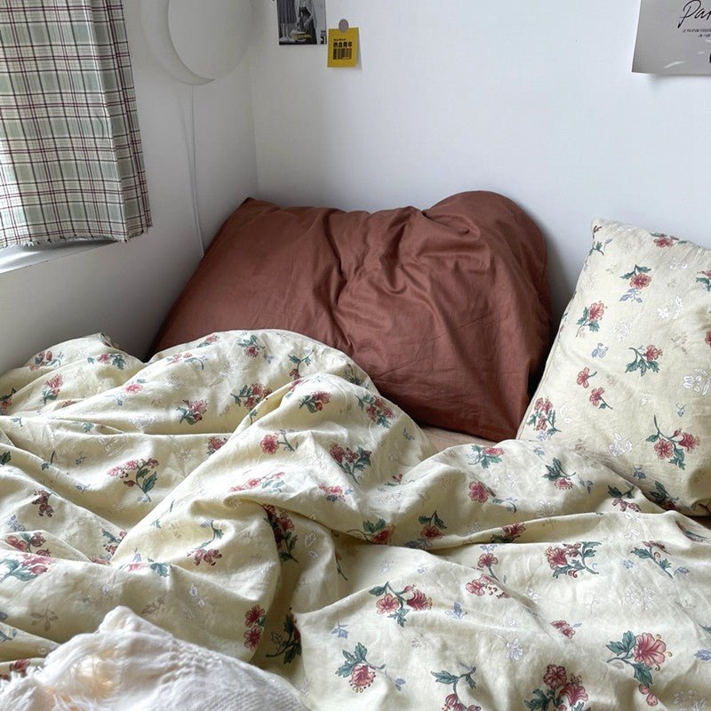 Vintage Inspired Floral Bedding Set / Brown + Beige
