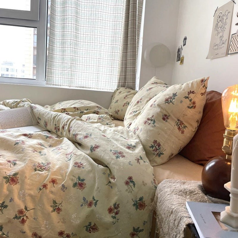 Vintage Inspired Floral Bedding Set / Brown + Beige
