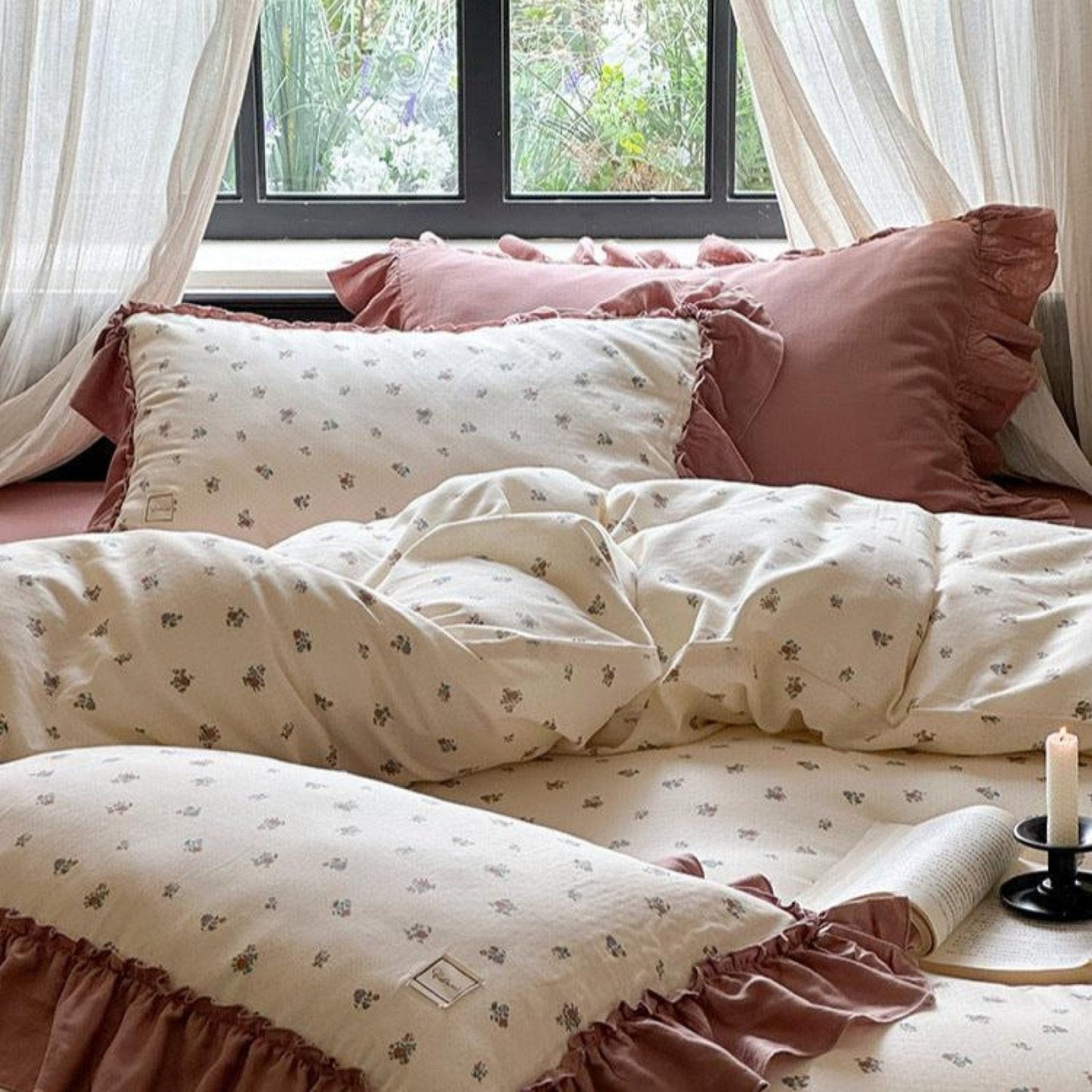 Vivienne Floral Double Gauze Bedding Set / Light Pink