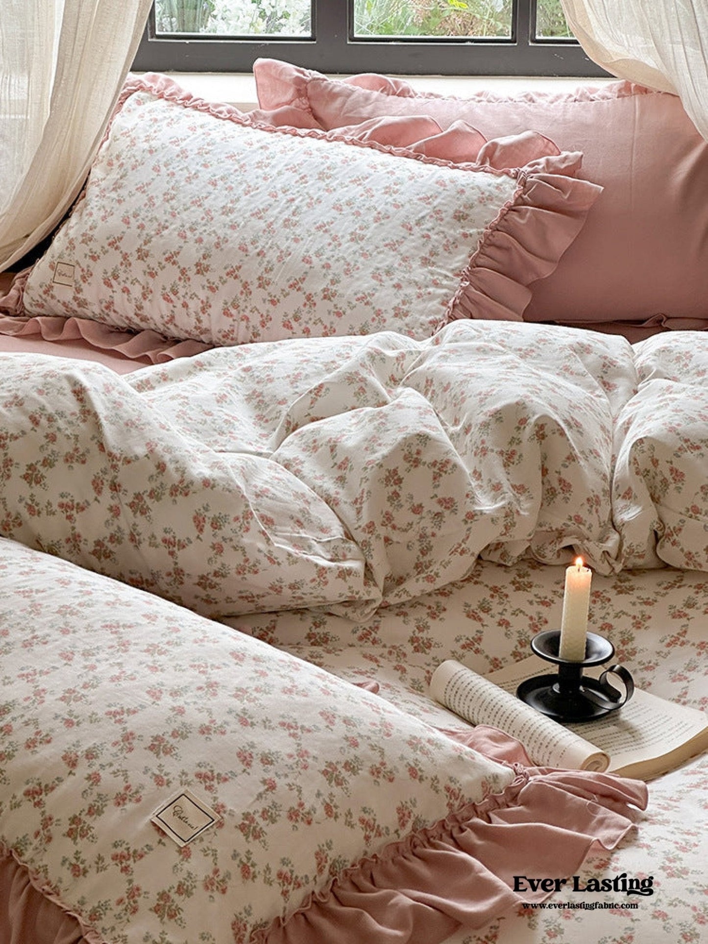 Vivienne Floral Double Gauze Bedding Set / Maroon Red