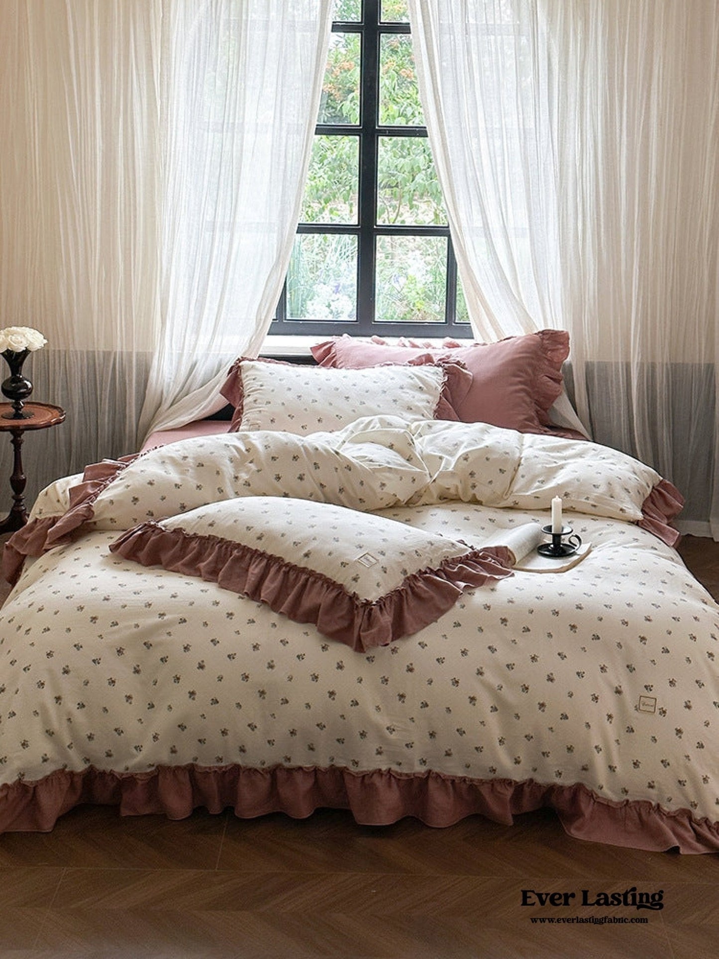 Vivienne Floral Double Gauze Bedding Set / Maroon Red